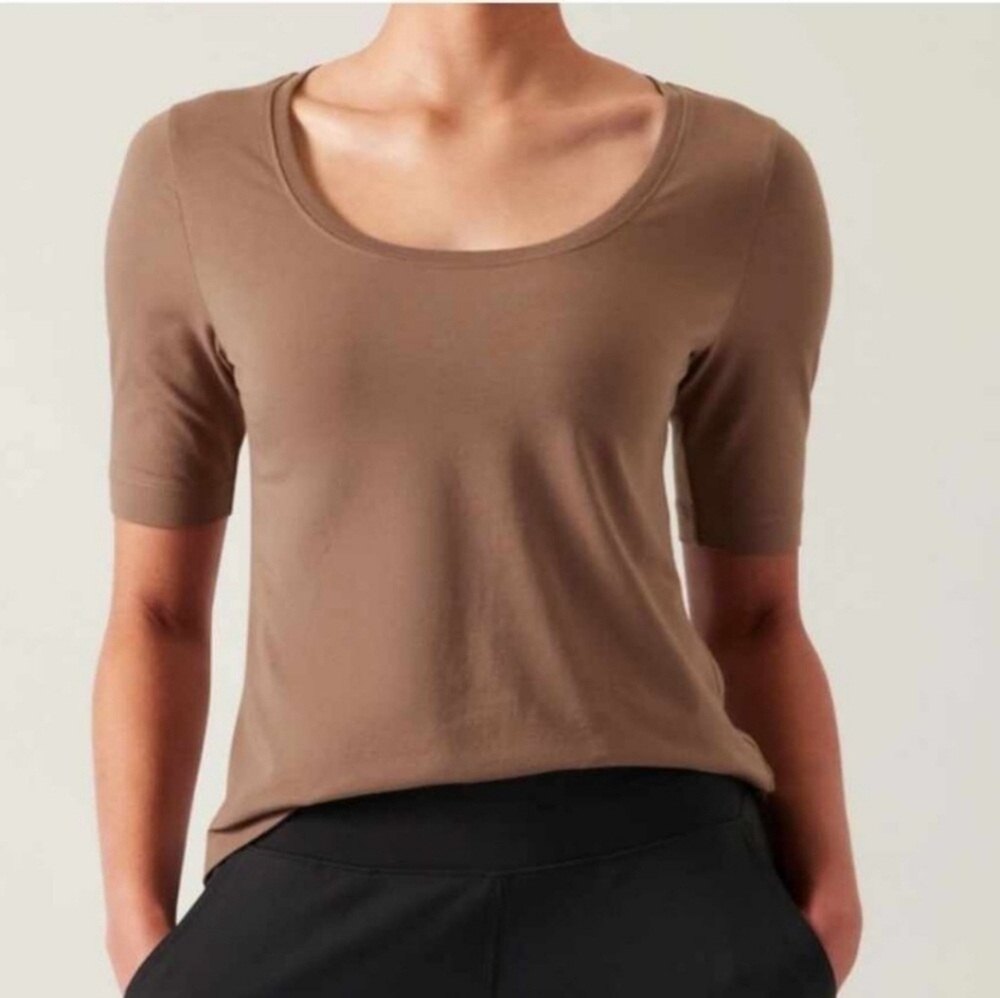 #199 Athleta 3X Outbound Scoop Tee in Rustic Tan